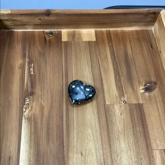 Elegant Mirror Reflecting Silver Heart Pendant Necklace - Picture 6 of 9